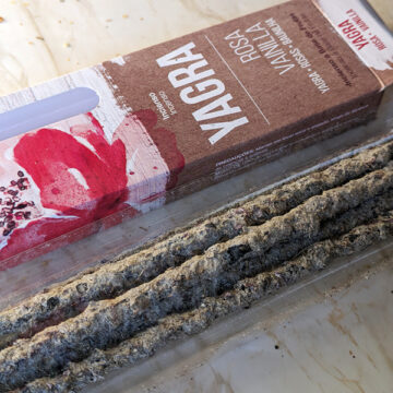 Incienso Yagra Rosa Vainilla Sagrada Madre