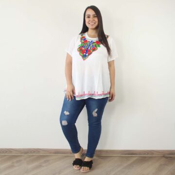 Polera mujer o bluson blanco floral